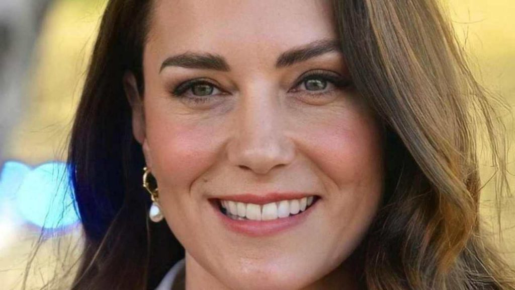 Altro che futura regina! Kate Middleton si è ridotta così in aeroporto