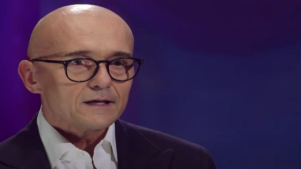 “Ma sei un viscidone ha ragione Romita!” Alfonso Signorini polverizza l’ex vippone