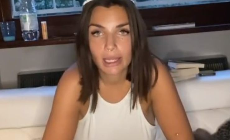 Elettra Lamborghini risponde finalmente sul litigio con Ginevra: sul “qualcosa sua sorella…” non si è trattenuta