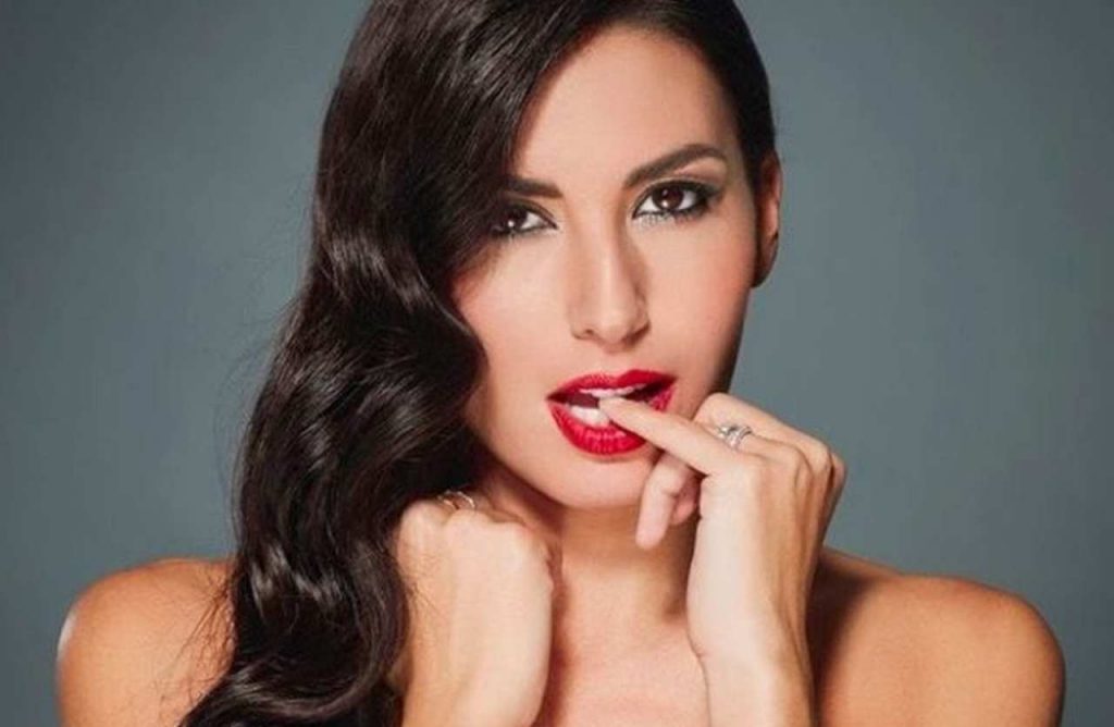 Elisabetta Gregoraci l’ha baciato con la lingua: l’ex gieffino risponde imbarazzato