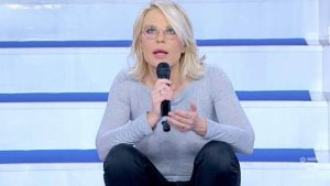 Maria - De - Filippi - flirt - backstage - Uomini - e - Donne - Altranotizia