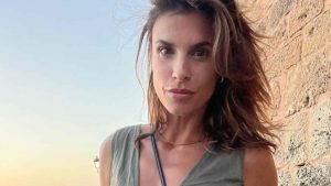 Elisabetta Canalis-lo-fa-di-prima-mattina-Altranotizia