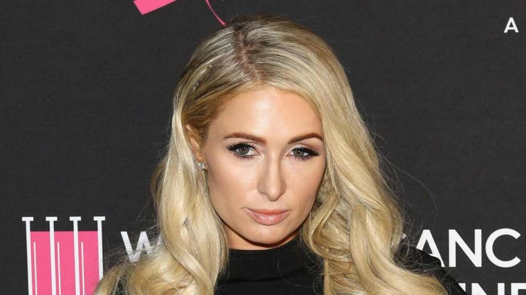 Paris Hilton, l’agghiacciante confessione: “ho subito molestie sessuali”