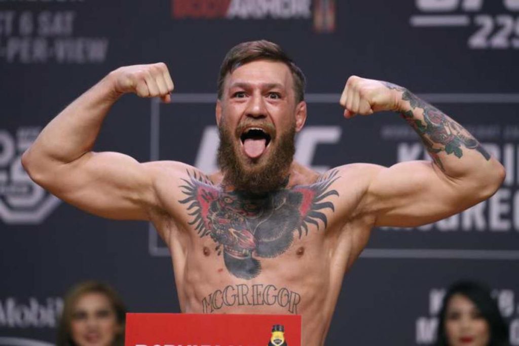 Conor McGregor: in acqua con la sua nuova Lamborghini